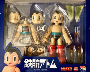 ASTRO BOY 7" tall Ball Joint Action Figure by Mafex with accessories