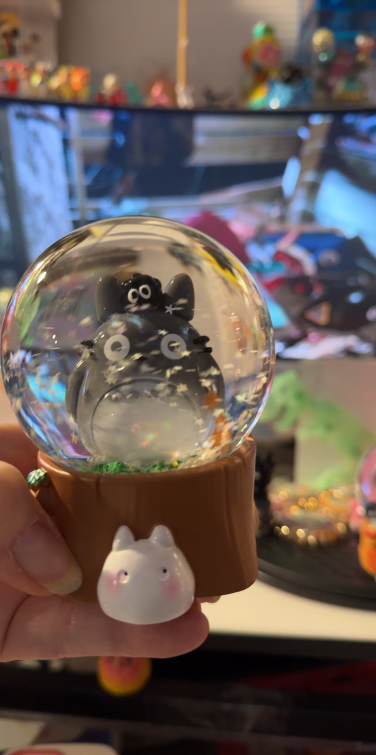 Totoro Snowglobe