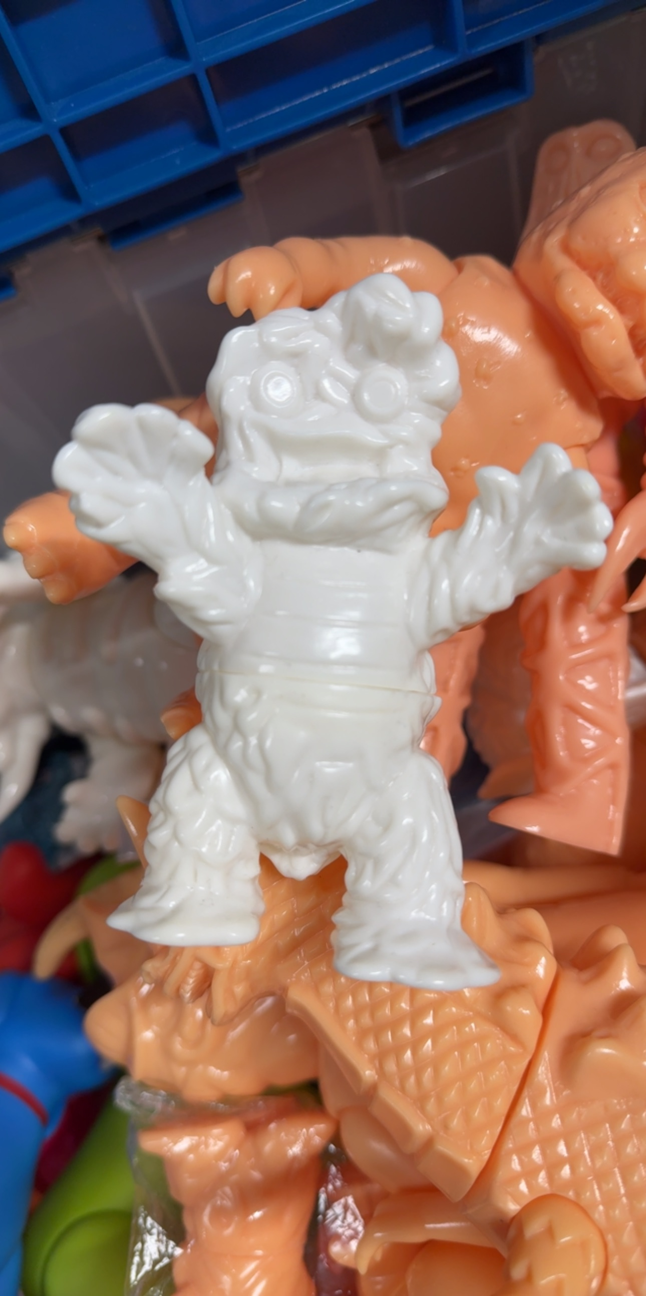 Sofubi white smash face